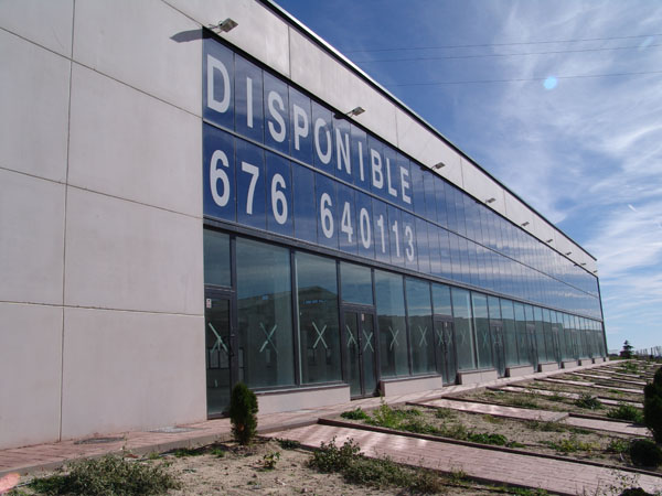 Edificio industrial y de oficinas en Camino de Robledo de Chavela. Valdemorillo.